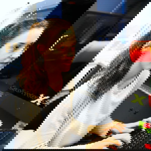 The Graphene Flagship's Spotlight explores the experience of the researchers behind the results. Lucia Lombardi has been involved in many different projects during her PhD. She spoke to the Graphene Flagship about how she balances her research.