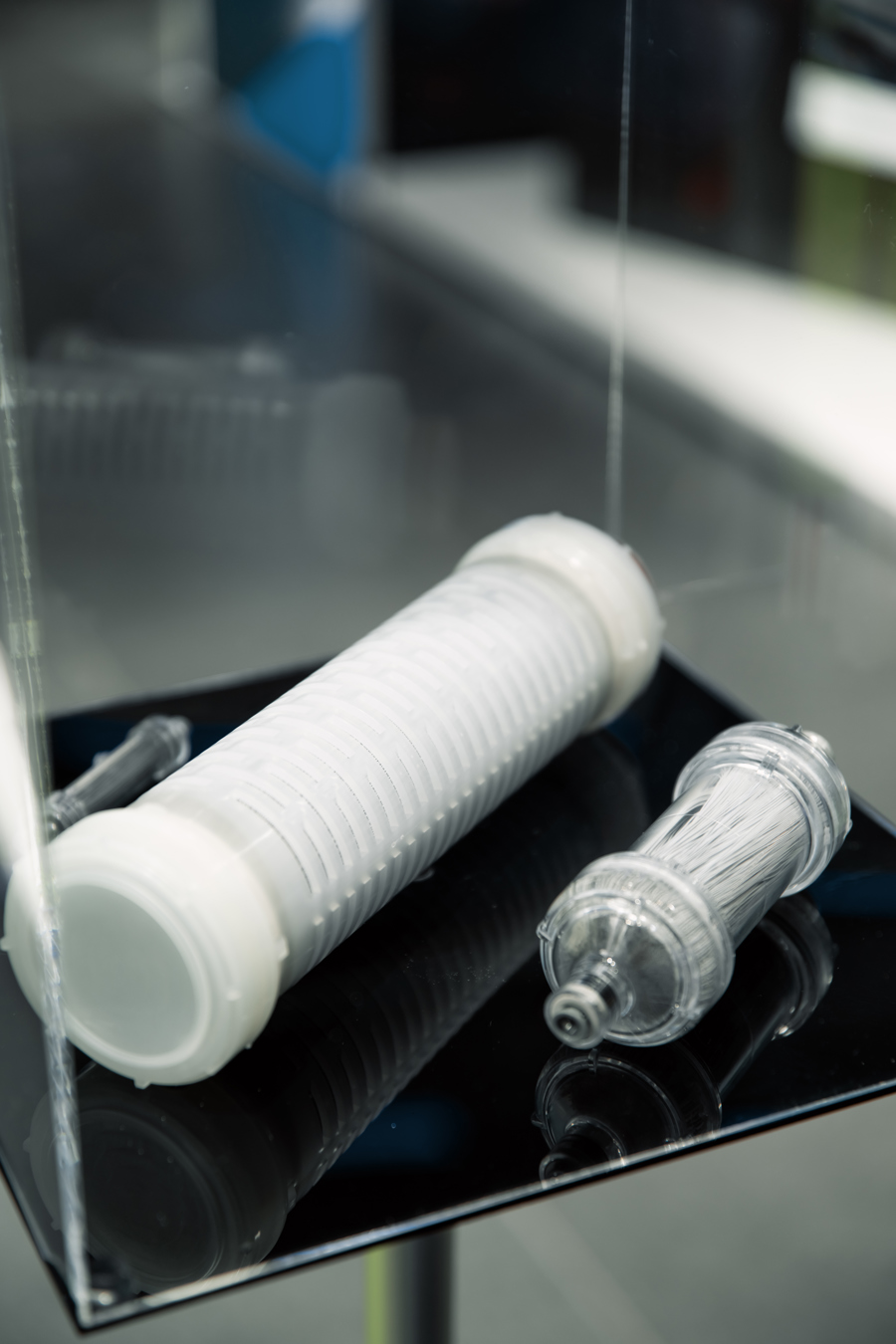 compact water filters based on graphene will be showcased at the Graphene Flagship booth at JEC World