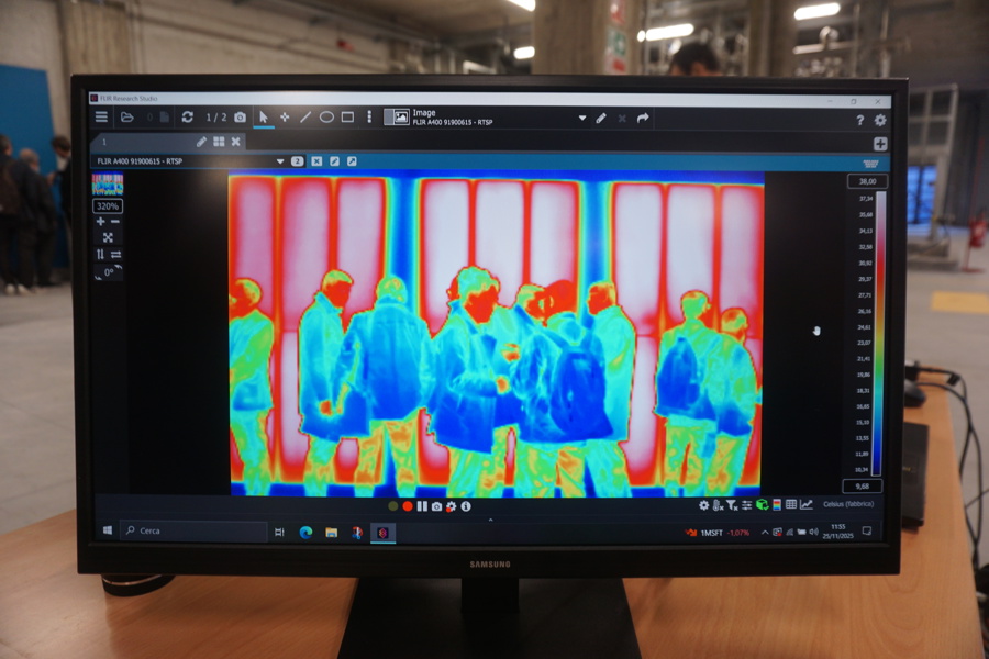 BeDimensional graphene heating paint