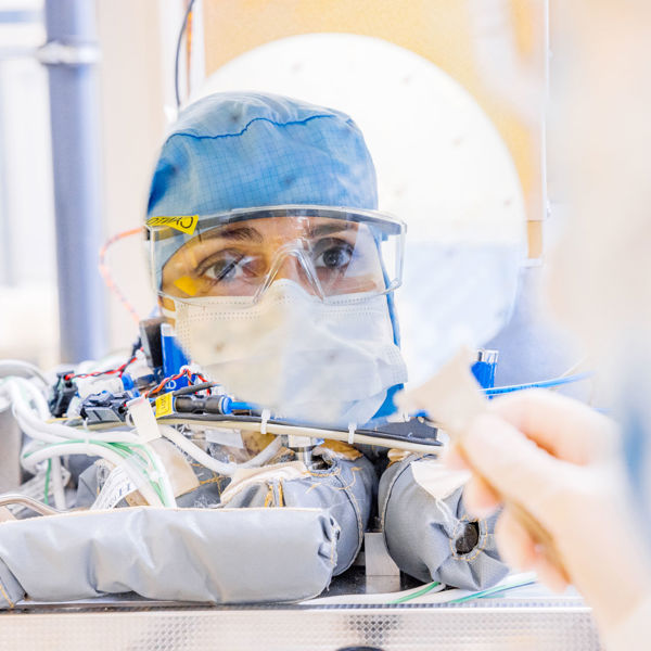 reflection in a graphene-integrated wafer from the 2D-EPL's first MPW run